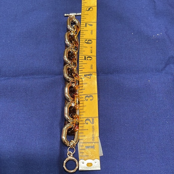 Art Deco Style, Light Weight, Amber Acrylic and Gold Tone Bracelet - Picture 6 of 6